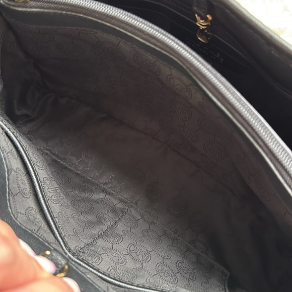 Michael Kors Jet Set Travel Tote - Picture 6 of 8